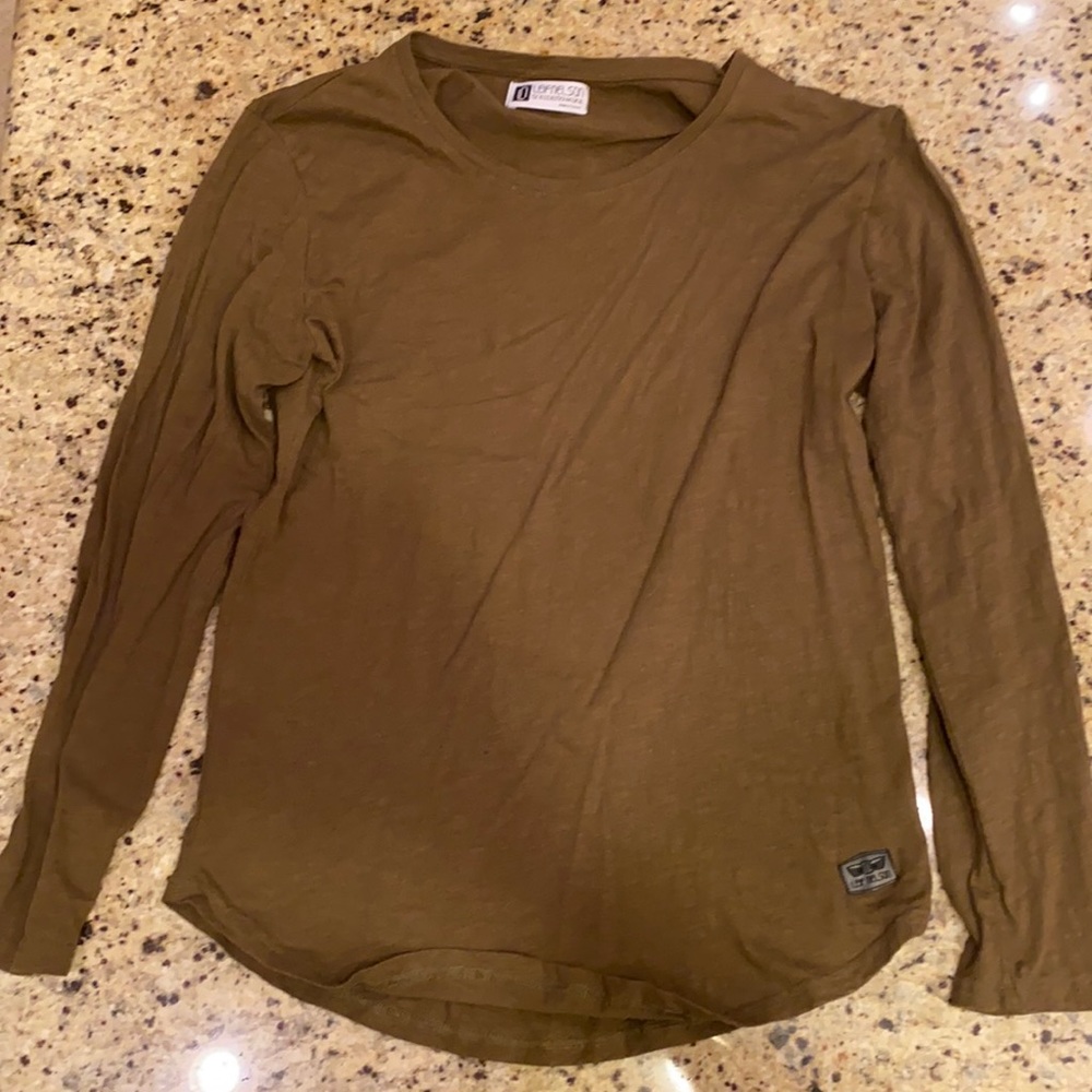 Dark green long sleeve shirt, leifnelson